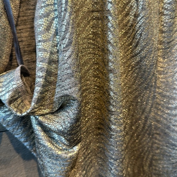 NWOT Anthropologie gold shimmer sleeveless animal print blouse size medium - Picture 7 of 7